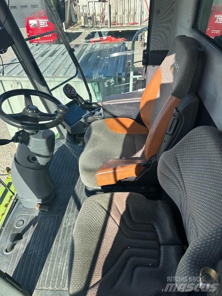 CLAAS Lexion 560 Derliaus nuėmimo kombainai