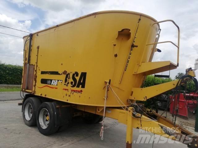  USA 850CF Pašarų maišytuvai-dalytuvai