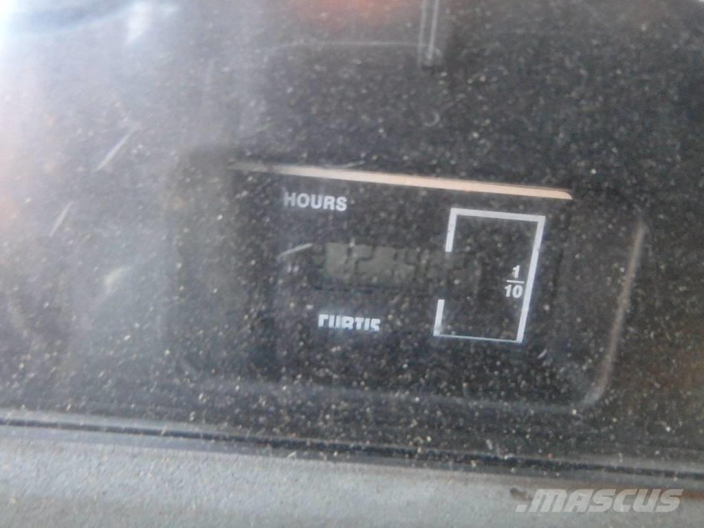 Daewoo Mega 250 4x4 Naudoti ratiniai krautuvai