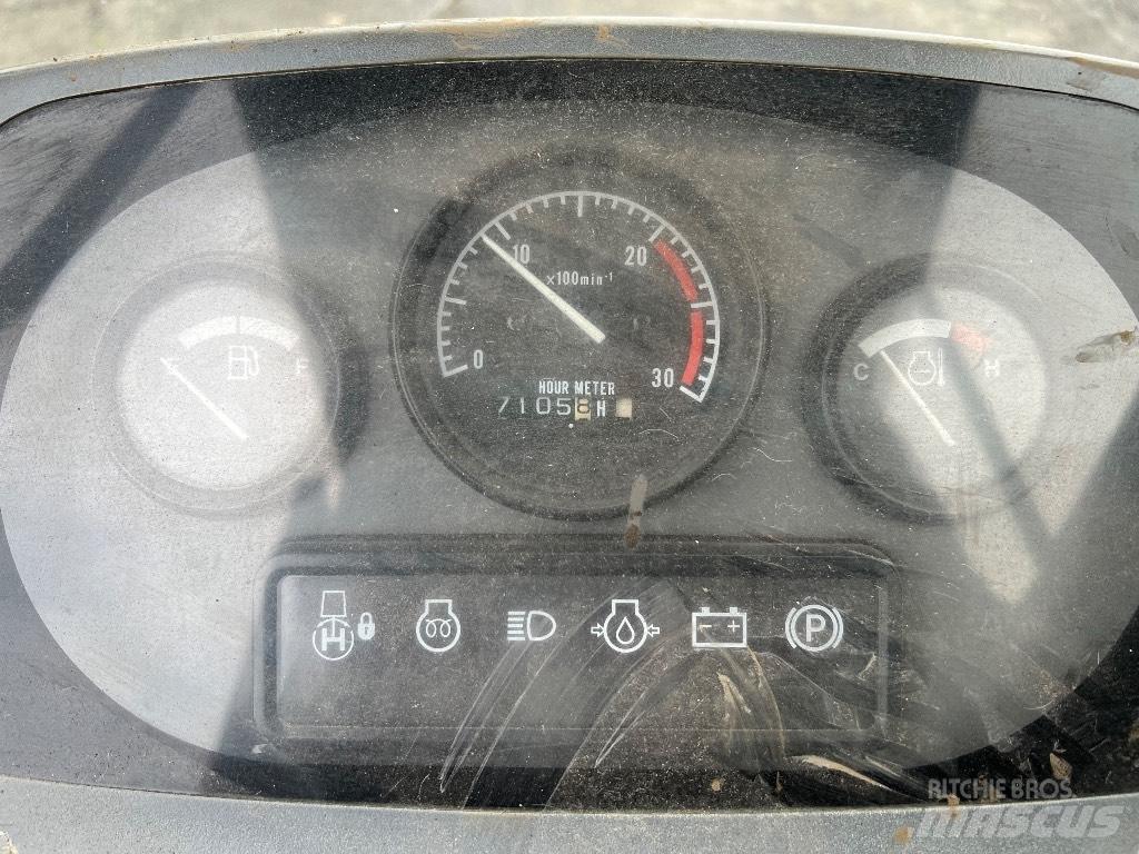 Hitachi EG 40 R Vikšrinė savivartė technika