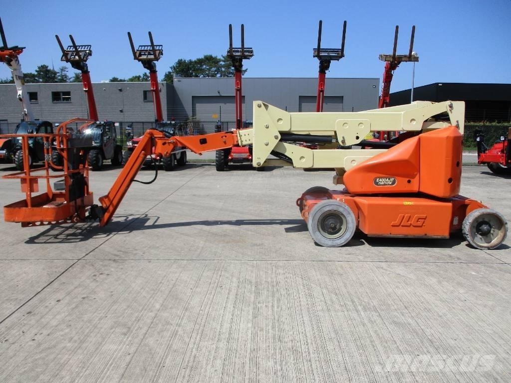 JLG E400 AJPN (146) Kompaktiškas savaeigis strėlinis keltuvas