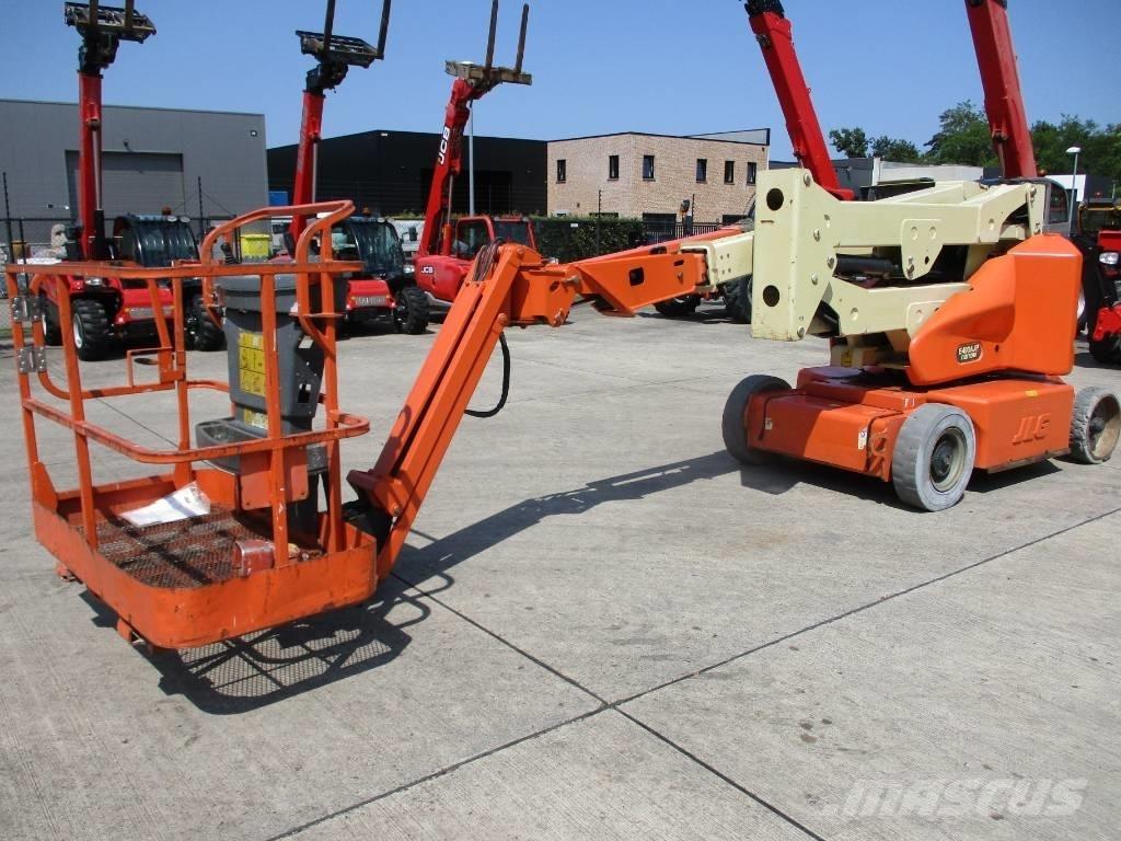 JLG E400 AJPN (146) Kompaktiškas savaeigis strėlinis keltuvas