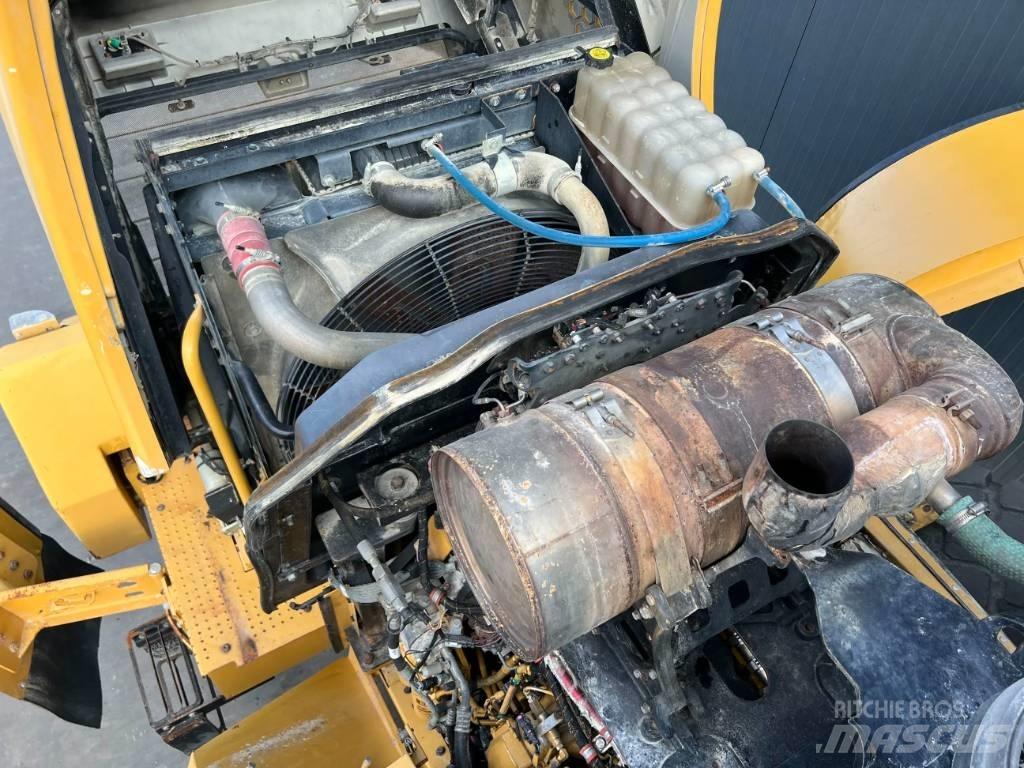 CAT 972K Naudoti ratiniai krautuvai