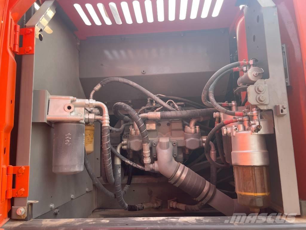 Hitachi ZX 240 Vikšriniai ekskavatoriai