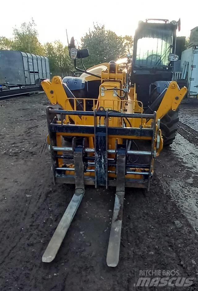 JCB 540-140 Teleskopiniai krautuvai