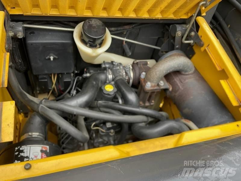New Holland L 170 Krautuvai su šoniniu pasukimu