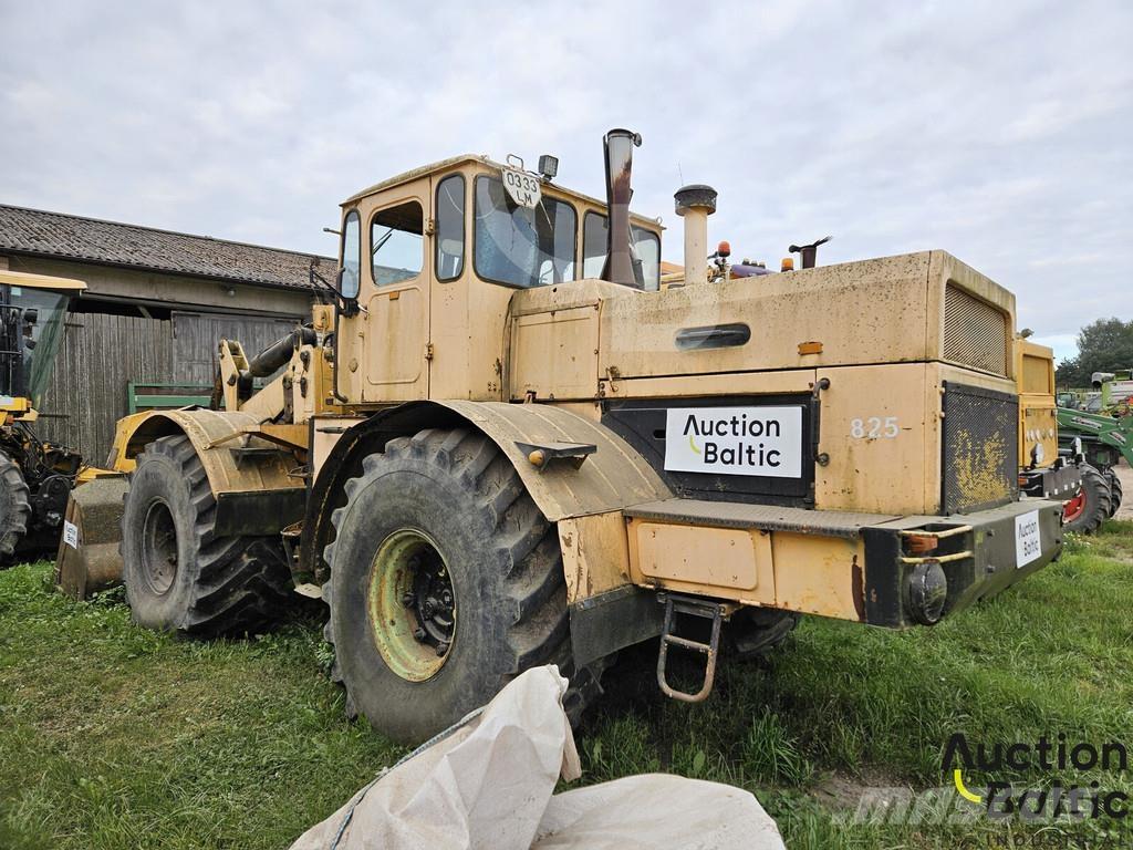  Kirovec K-700A Traktoriai