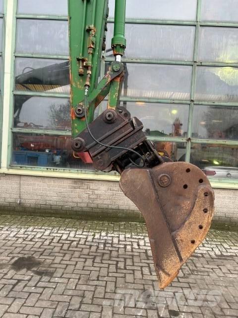 Hitachi EX120 Vikšriniai ekskavatoriai