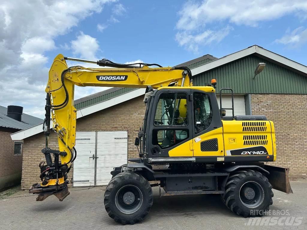 Doosan DX140W-5 Ratiniai ekskavatoriai