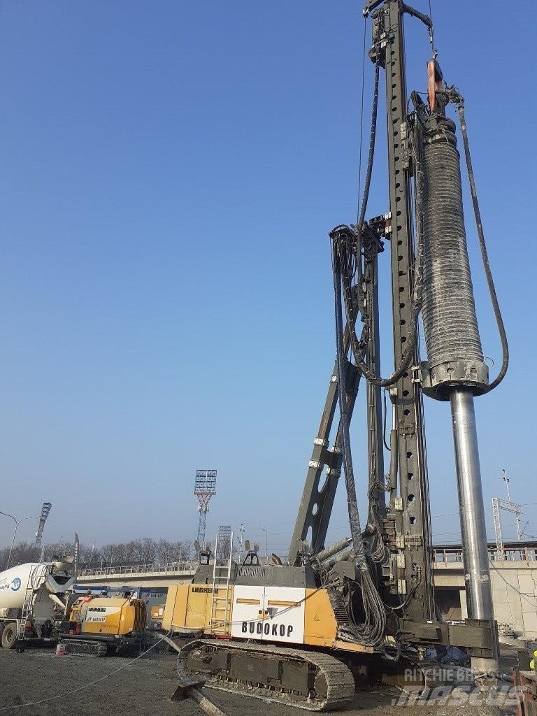 Liebherr LRB255 Polių kalimo technika