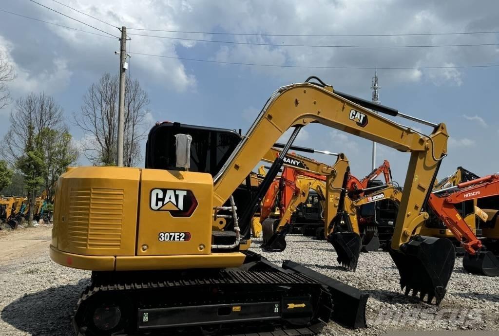 CAT 307 E2 Vidutinės galios ekskavatoriai 7-12 t