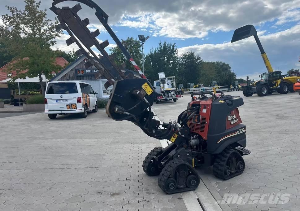 Ditch Witch R300 Vikšrinė savivartė technika