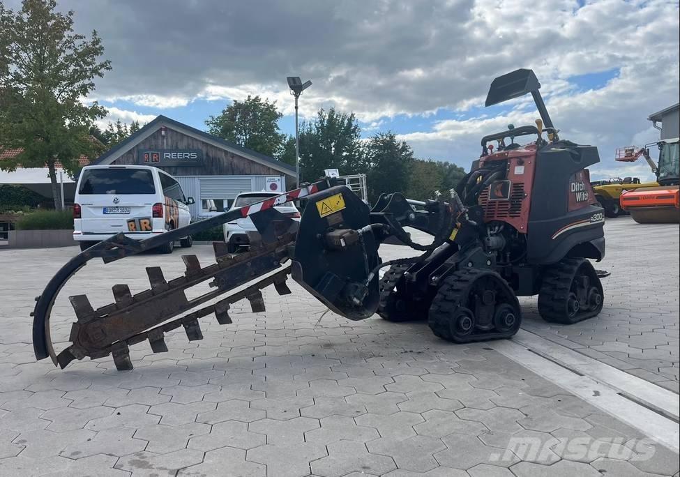 Ditch Witch R300 Vikšrinė savivartė technika
