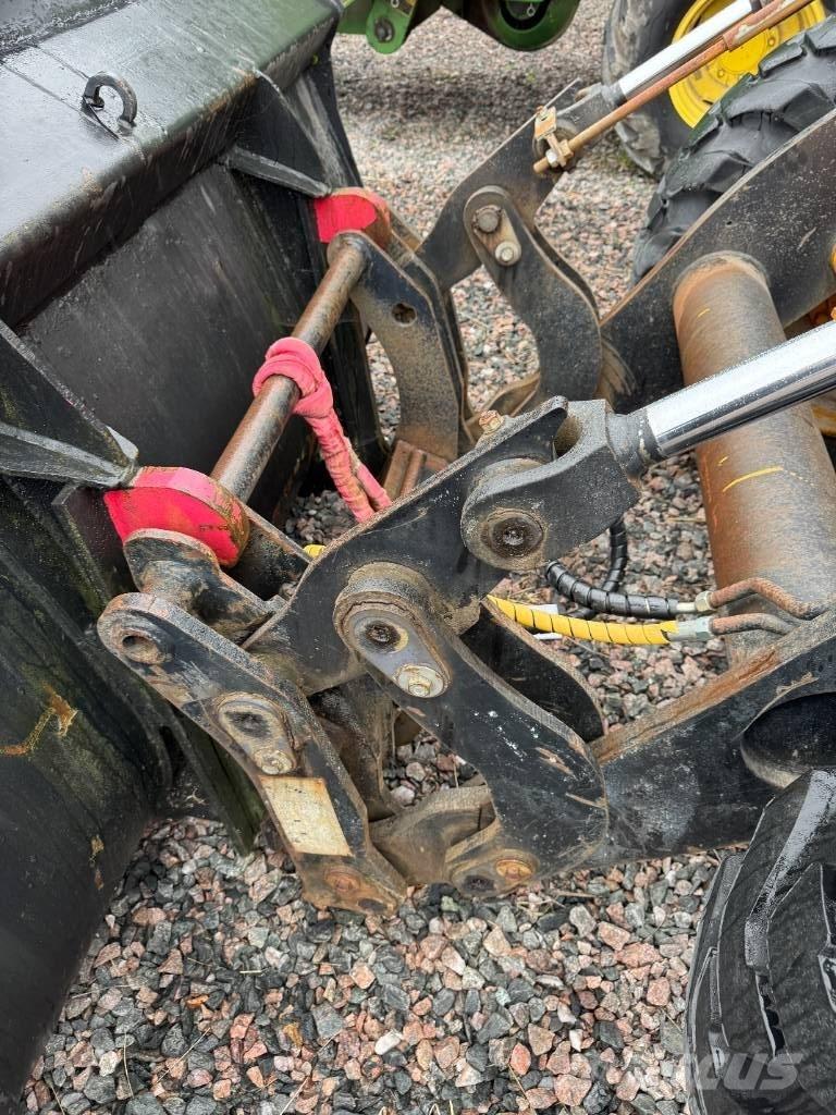 JCB 411 HT Naudoti ratiniai krautuvai