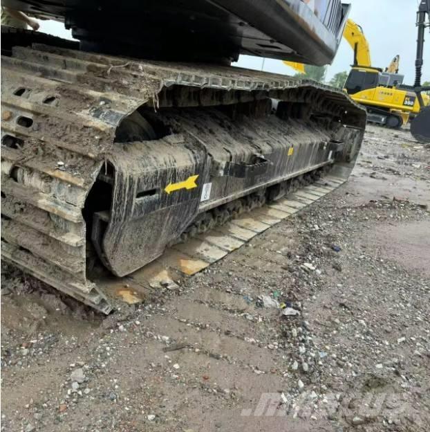 Hitachi ZX200 Vikšriniai ekskavatoriai