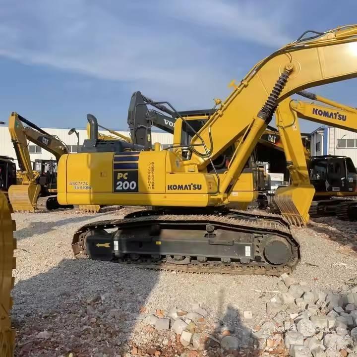 Komatsu PC200-8 Vikšriniai ekskavatoriai