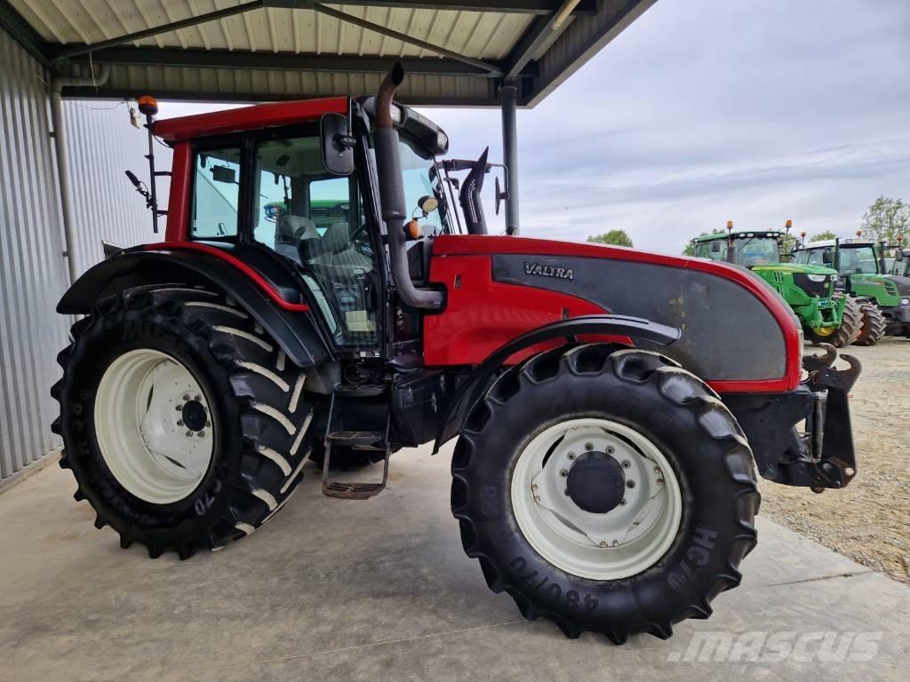 Valtra T 171 Traktoriai