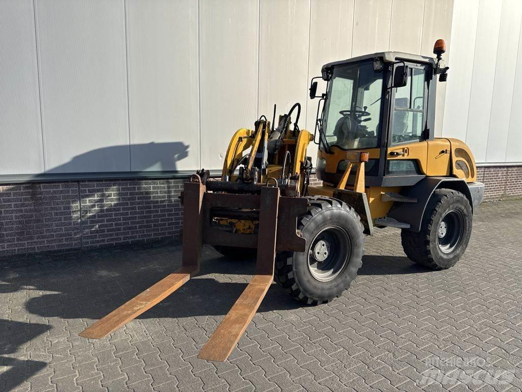 Terex TL70 Naudoti ratiniai krautuvai