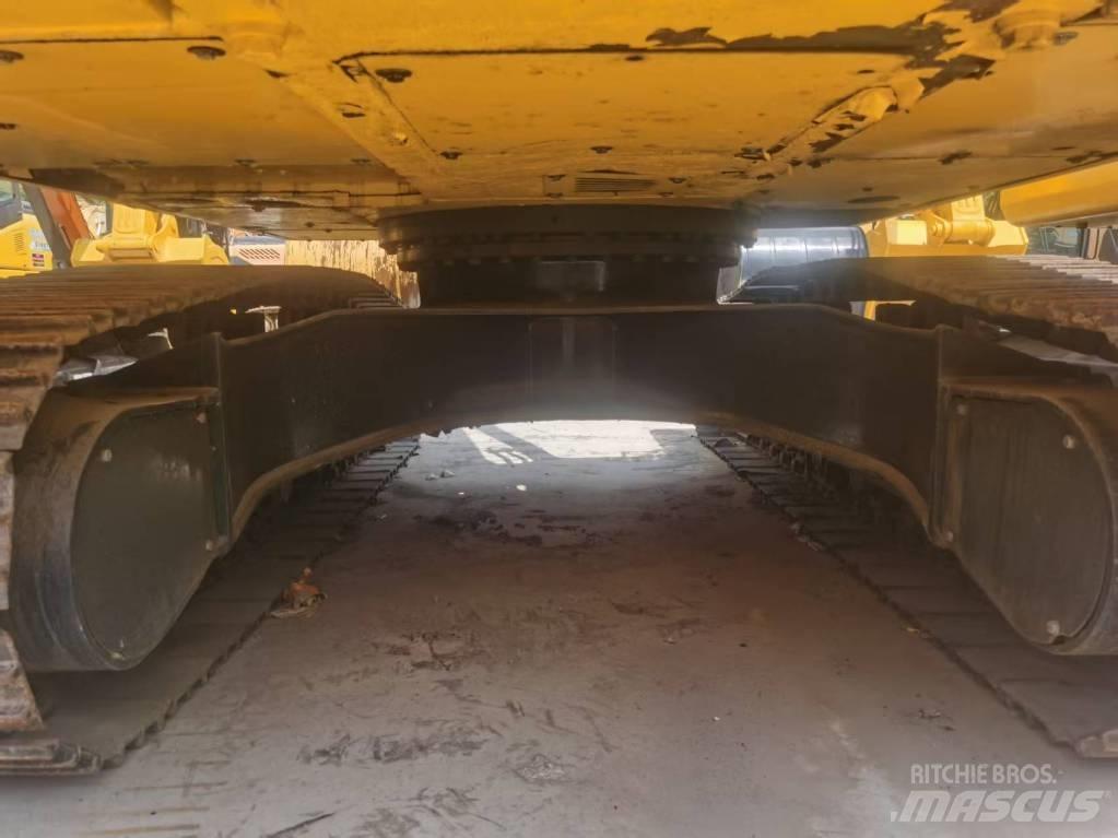 Komatsu PC 200 Vikšriniai ekskavatoriai