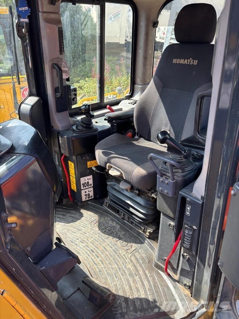 Komatsu D 65 PXi-18 Vikšriniai buldozeriai