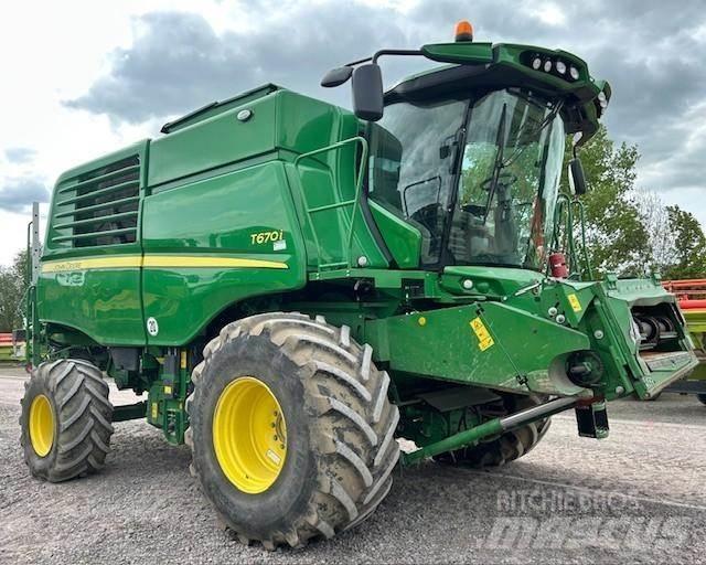 John Deere T 670 i Derliaus nuėmimo kombainai
