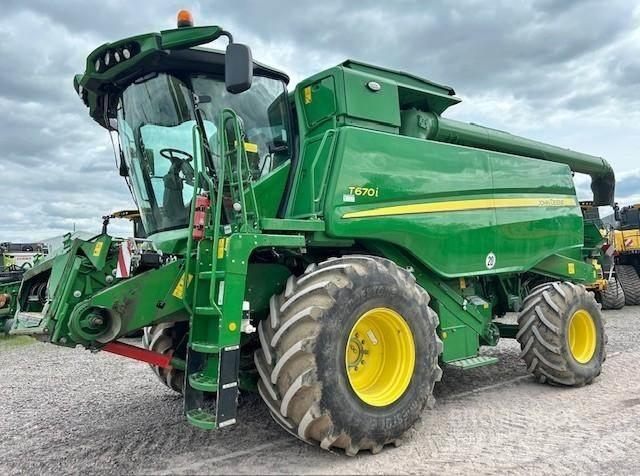 John Deere T 670 i Derliaus nuėmimo kombainai