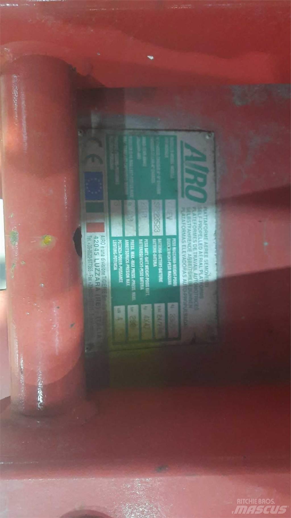 Airo X14EW Žirkliniai keltuvai