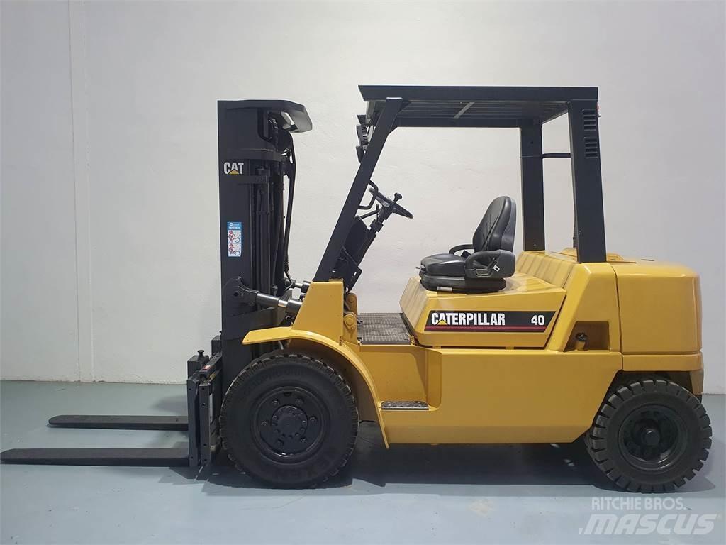 CAT DP40K MC Dyzeliniai krautuvai