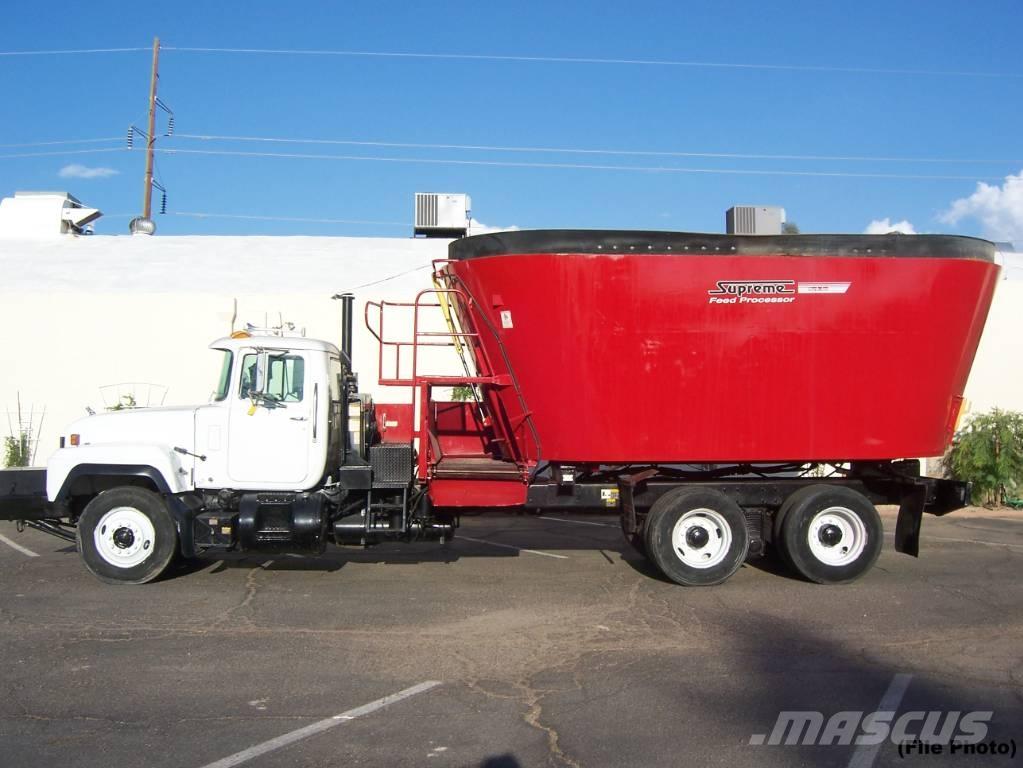 Mack RD 688 S Kiti galvijų priežiūros įrengimai