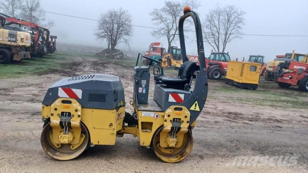 Bomag BW 100 AD-3 Porinių būgnų volai
