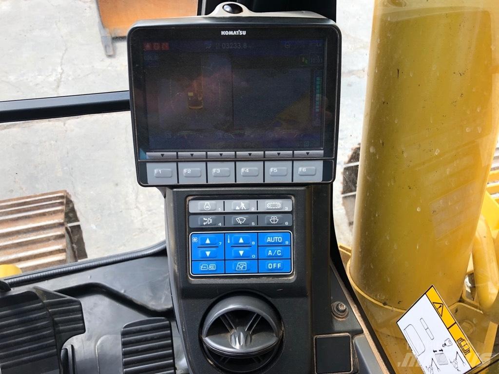 Komatsu PC210LC-11 Vikšriniai ekskavatoriai
