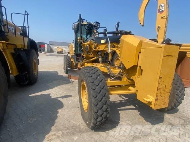 CAT 140M Greideriai