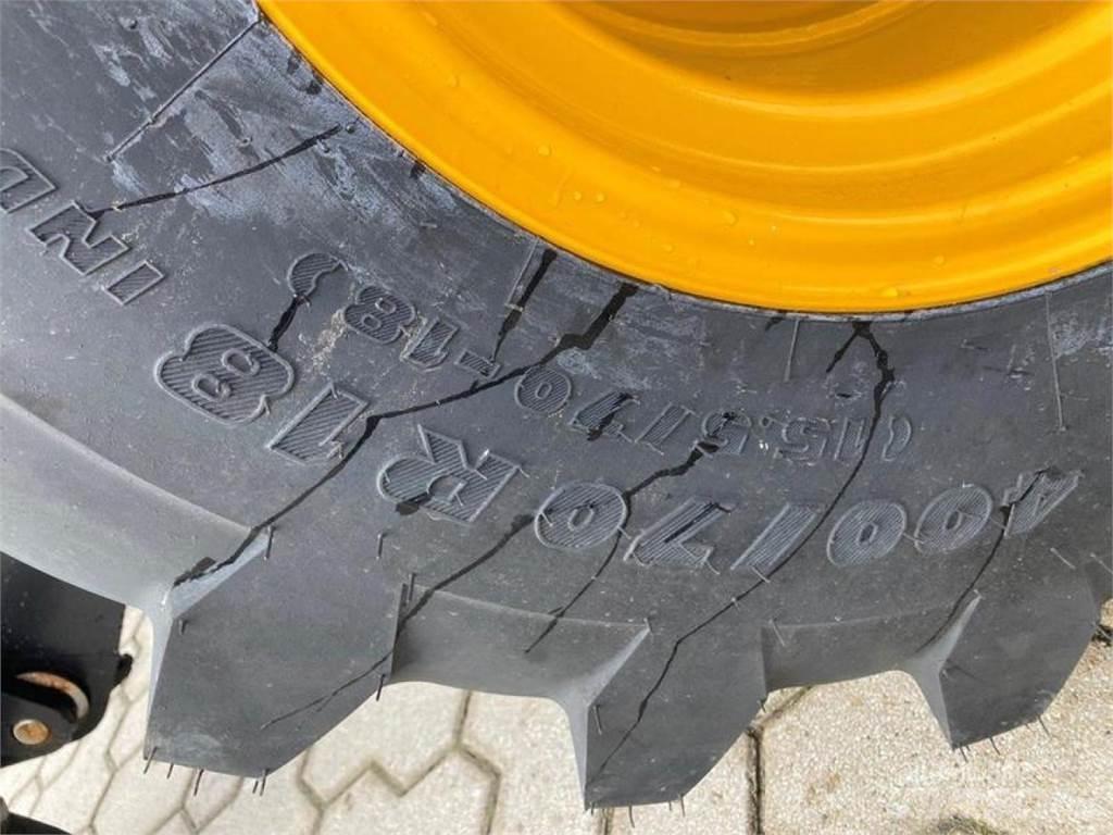 JCB 407 Naudoti ratiniai krautuvai