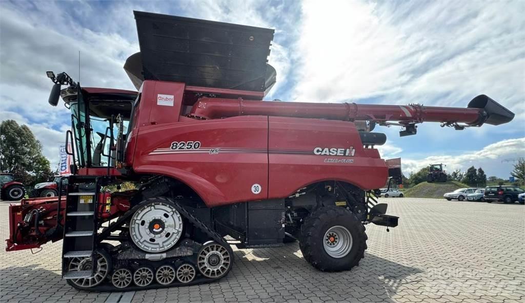 Case IH AF 8250 Derliaus nuėmimo kombainai