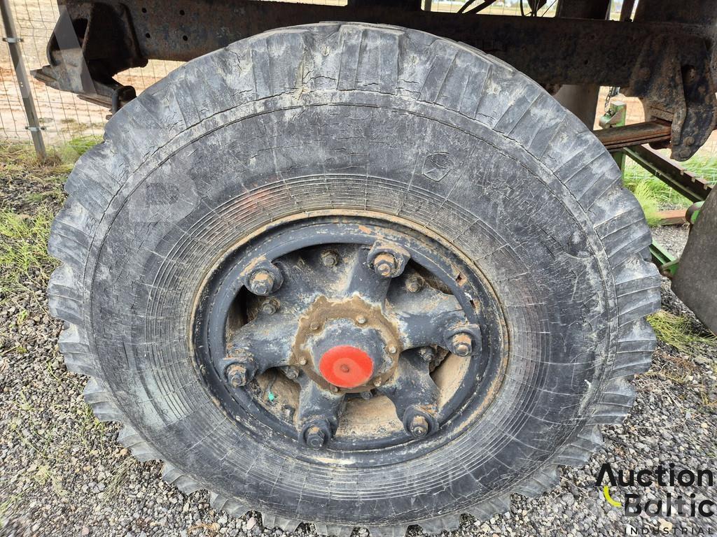 MAZ 8926 Tentinės puspriekabės