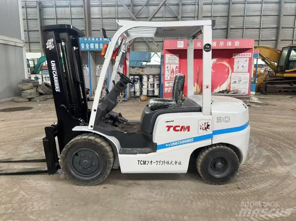 TCM FD 30 Dyzeliniai krautuvai