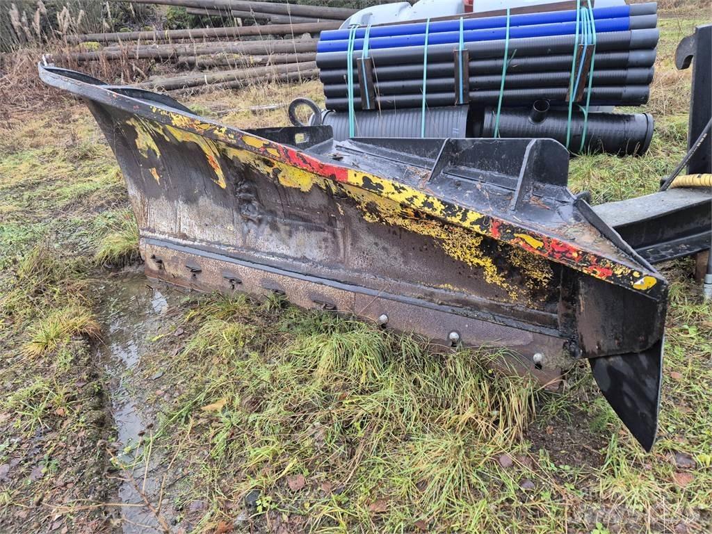  Vallileikkuri Plūgai
