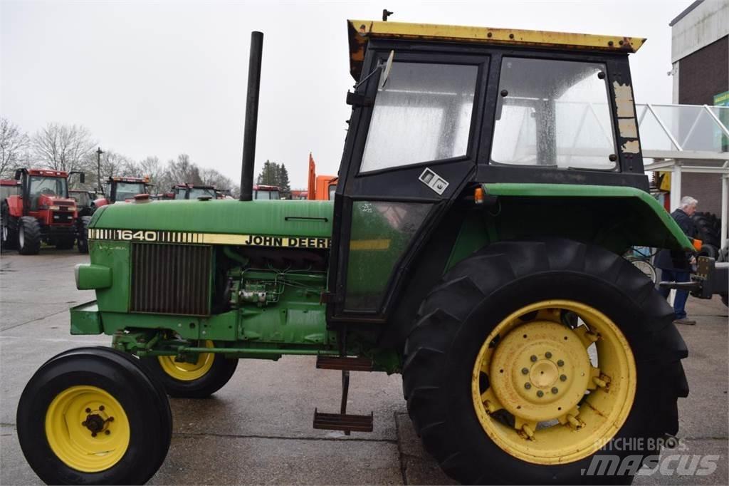 John Deere 1640 Traktoriai