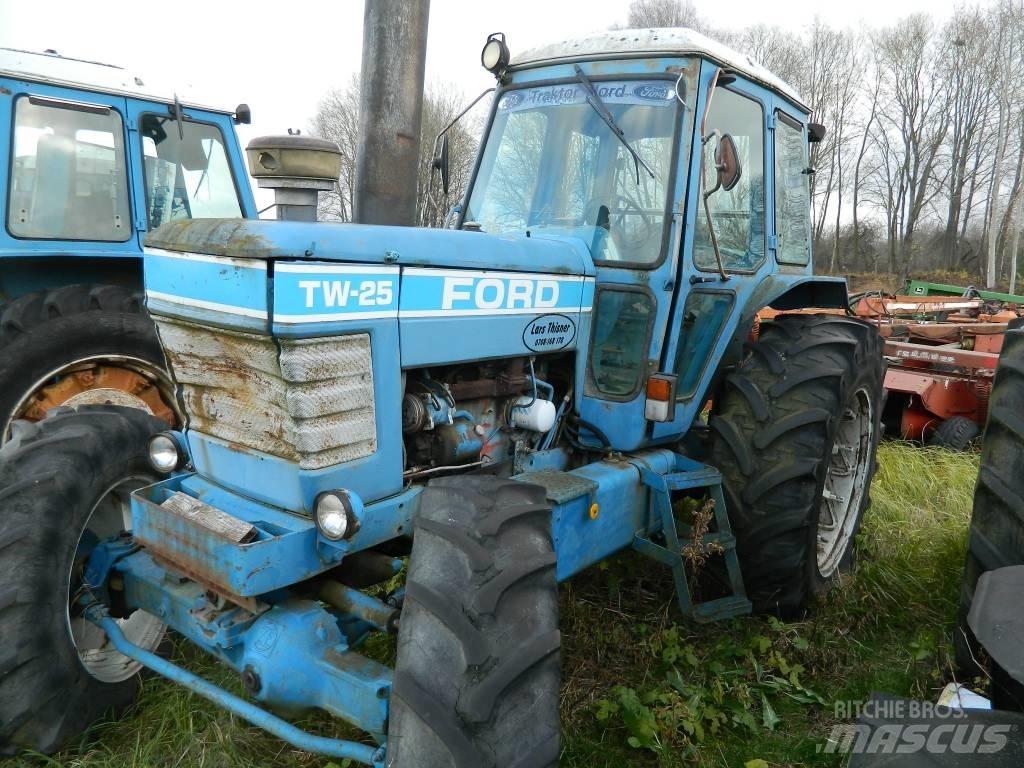 Ford TW 25 Traktoriai