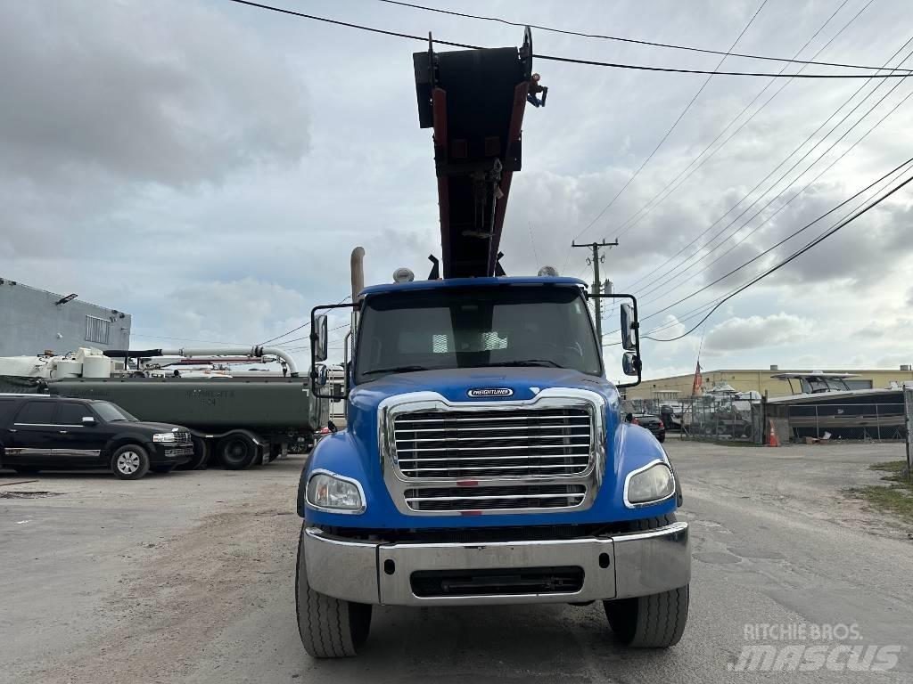 Freightliner M2 Platformos/ Pakrovimas iš šono