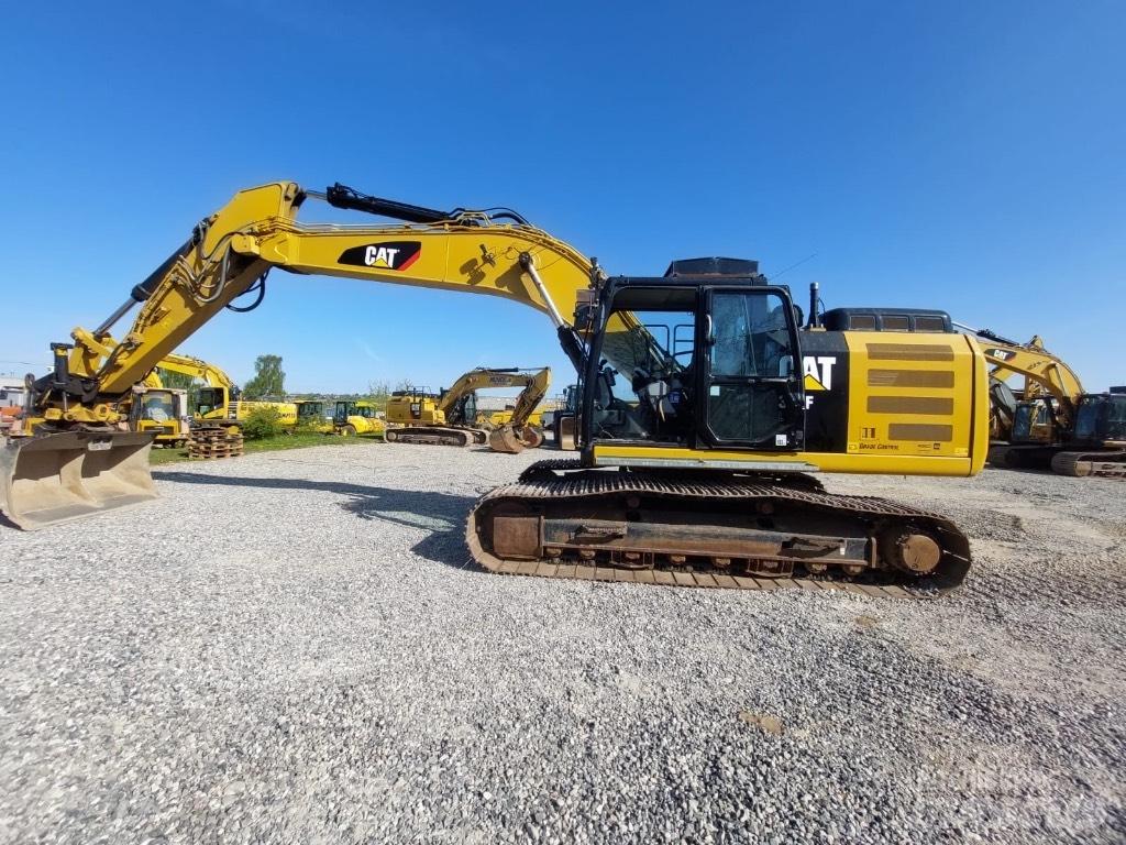 CAT 326 F L Vikšriniai ekskavatoriai