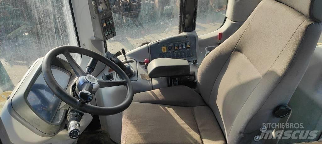 New Holland W 130 Naudoti ratiniai krautuvai