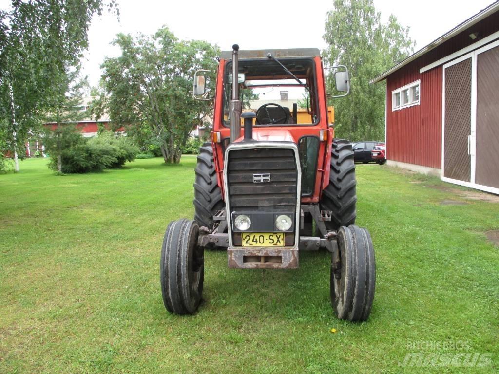 Massey Ferguson 590 Traktoriai