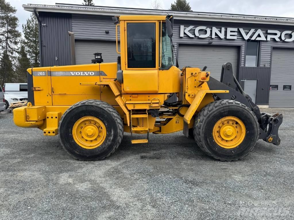 Volvo L 90 D Naudoti ratiniai krautuvai
