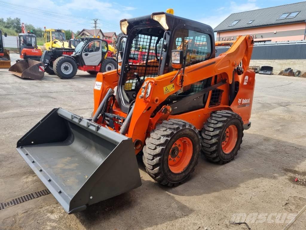 Bobcat S530 Krautuvai su šoniniu pasukimu