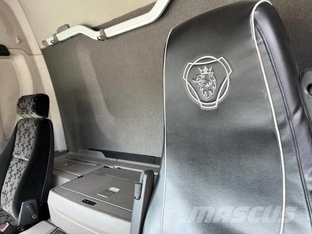 Scania P 280 Priekabos su tentu