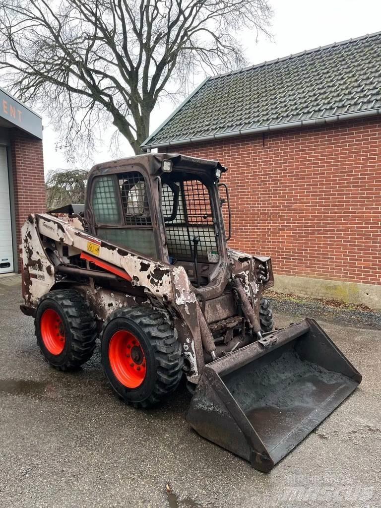 Bobcat S510 Krautuvai su šoniniu pasukimu