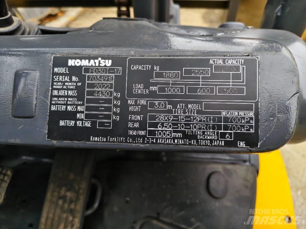 Komatsu 30 Dyzeliniai krautuvai
