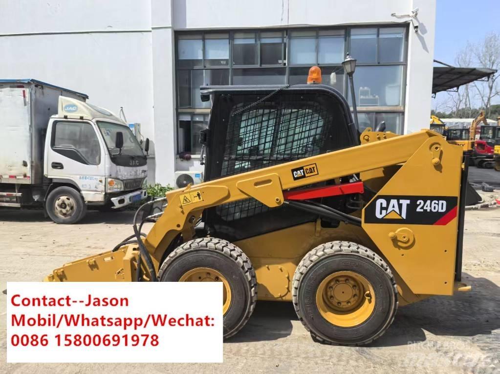 CAT 246 D Krautuvai su šoniniu pasukimu
