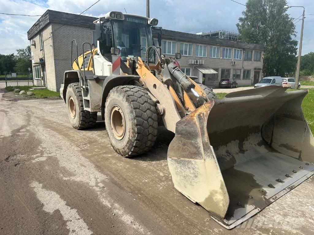 Liebherr L 550 Naudoti ratiniai krautuvai